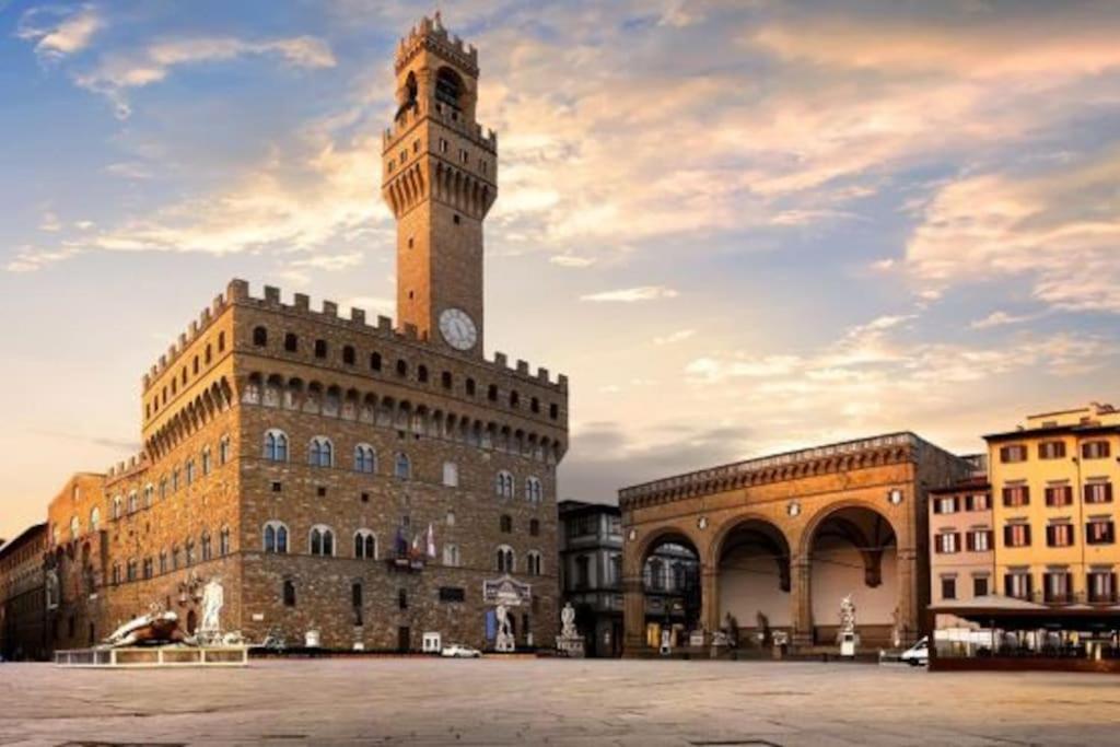 La Musa Di Via Dante Firenze