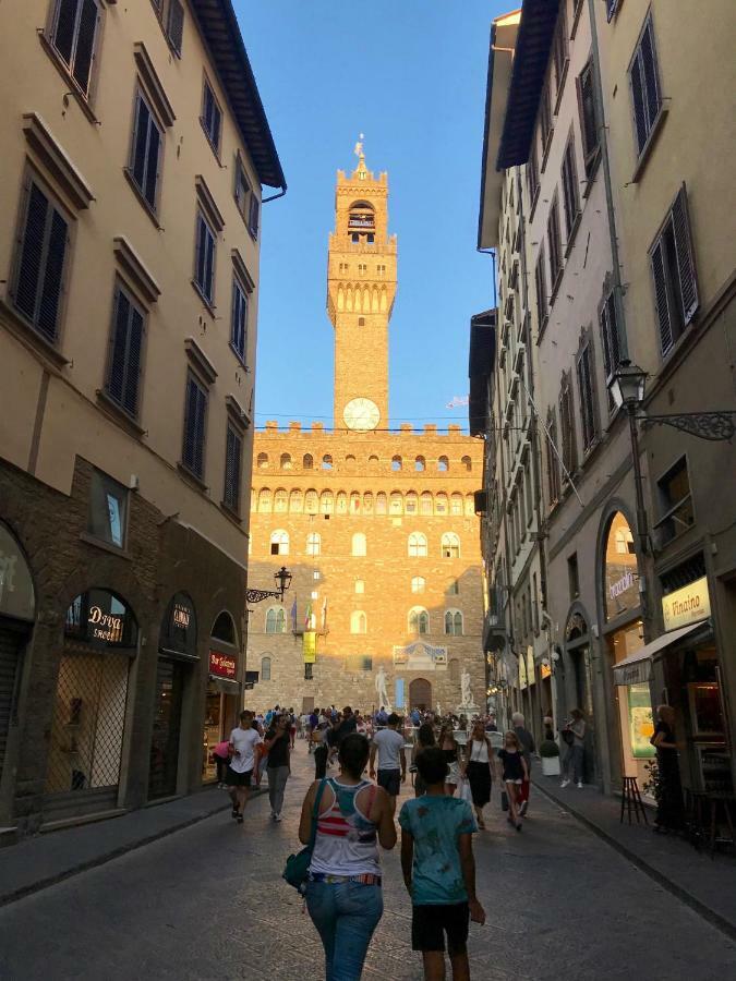 La Musa Di Via Dante Firenze